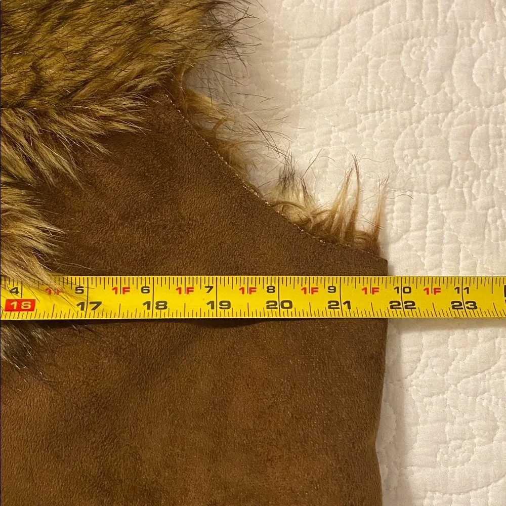 Trending fall 2025 Chicos faux suede and fur vest in mocha - Picture 5 of 8